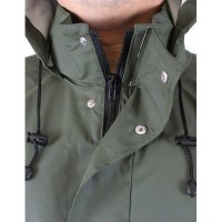 Regenjacke mit Reflektorstreifen